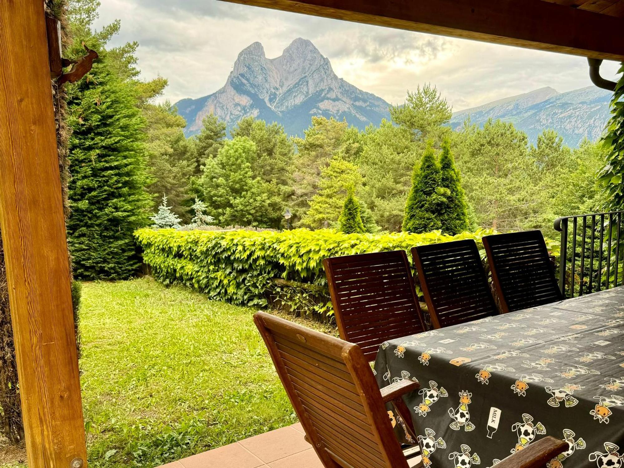 Vila Cal Roig - Pedraforca Saldés Exteriér fotografie